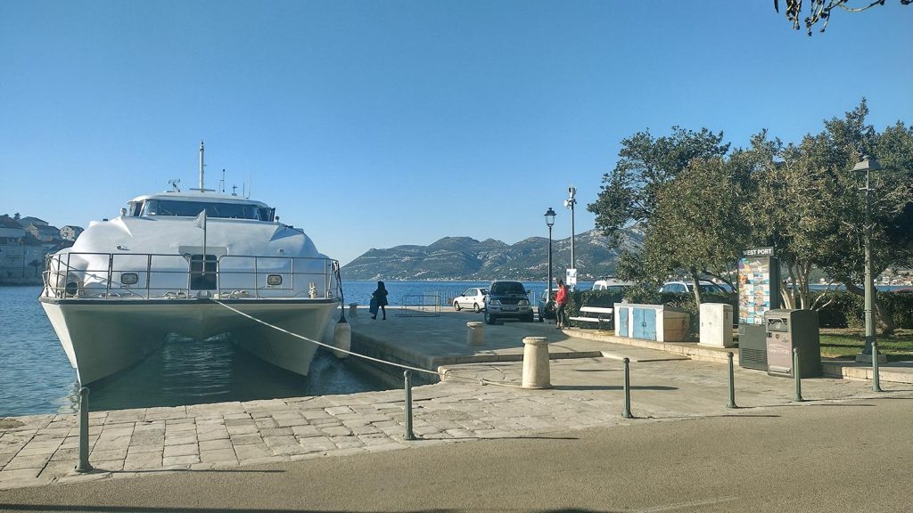 Ferry entre Split y Dubrovnik con paradas en Brac, Hvar, Korcula, Mljet