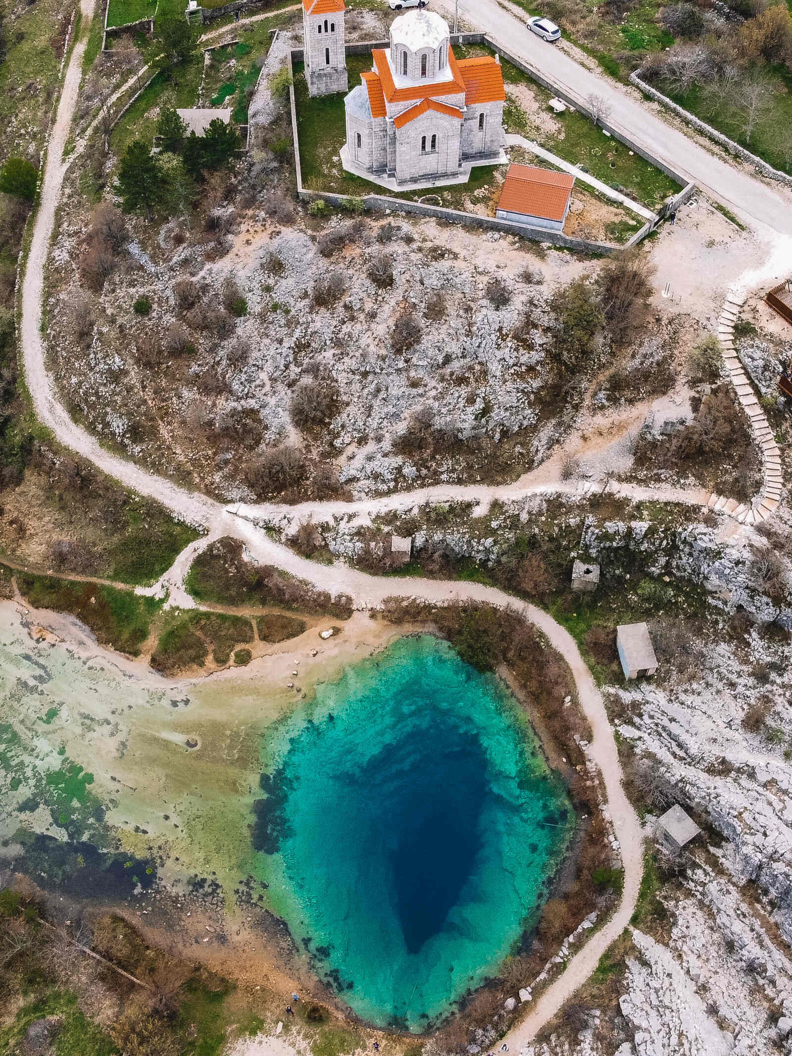 Visitar el nacimiento del río Cetina, Croacia: cómo llegar, cómo nadar y datos interesantes