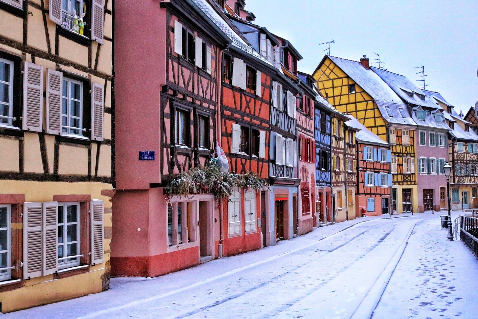¿Cuándo es la mejor época para visitar Colmar y dónde tomar las mejores fotos?