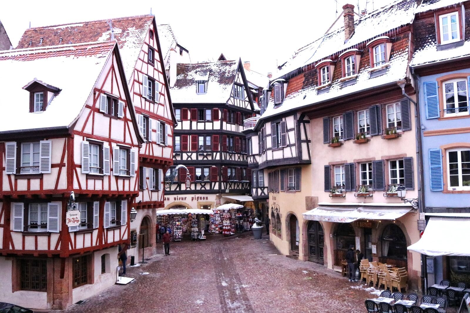 ¿Cuándo es la mejor época para visitar Colmar y dónde tomar las mejores fotos?