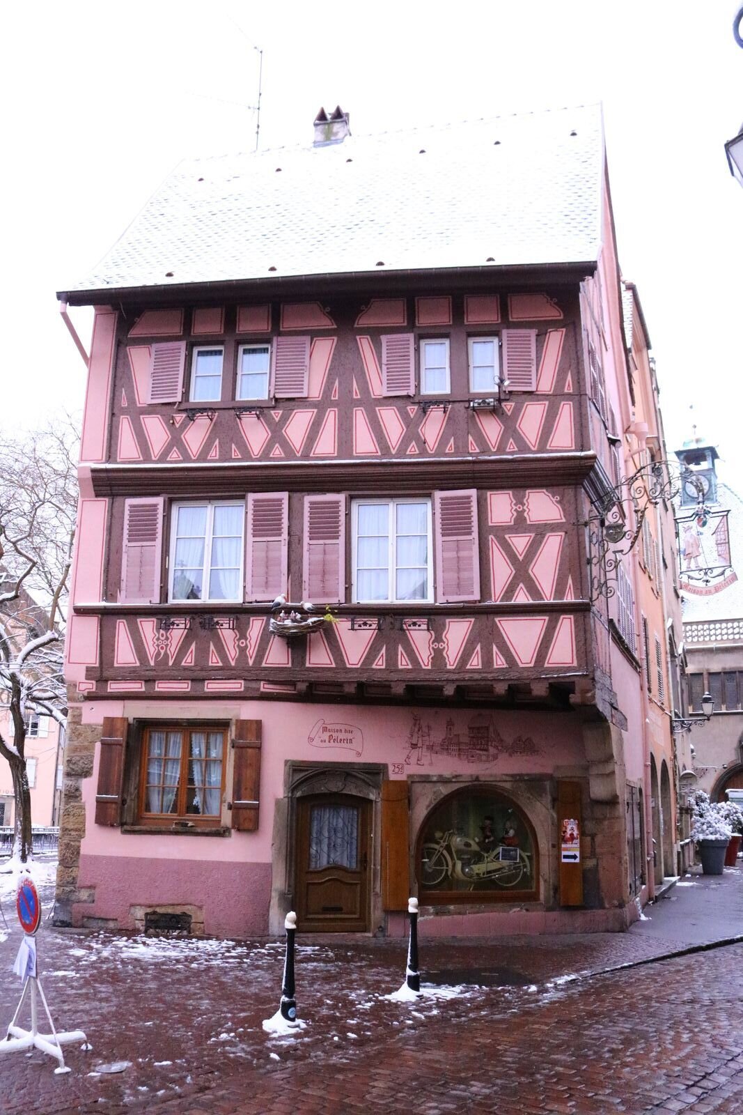 ¿Cuándo es la mejor época para visitar Colmar y dónde tomar las mejores fotos?