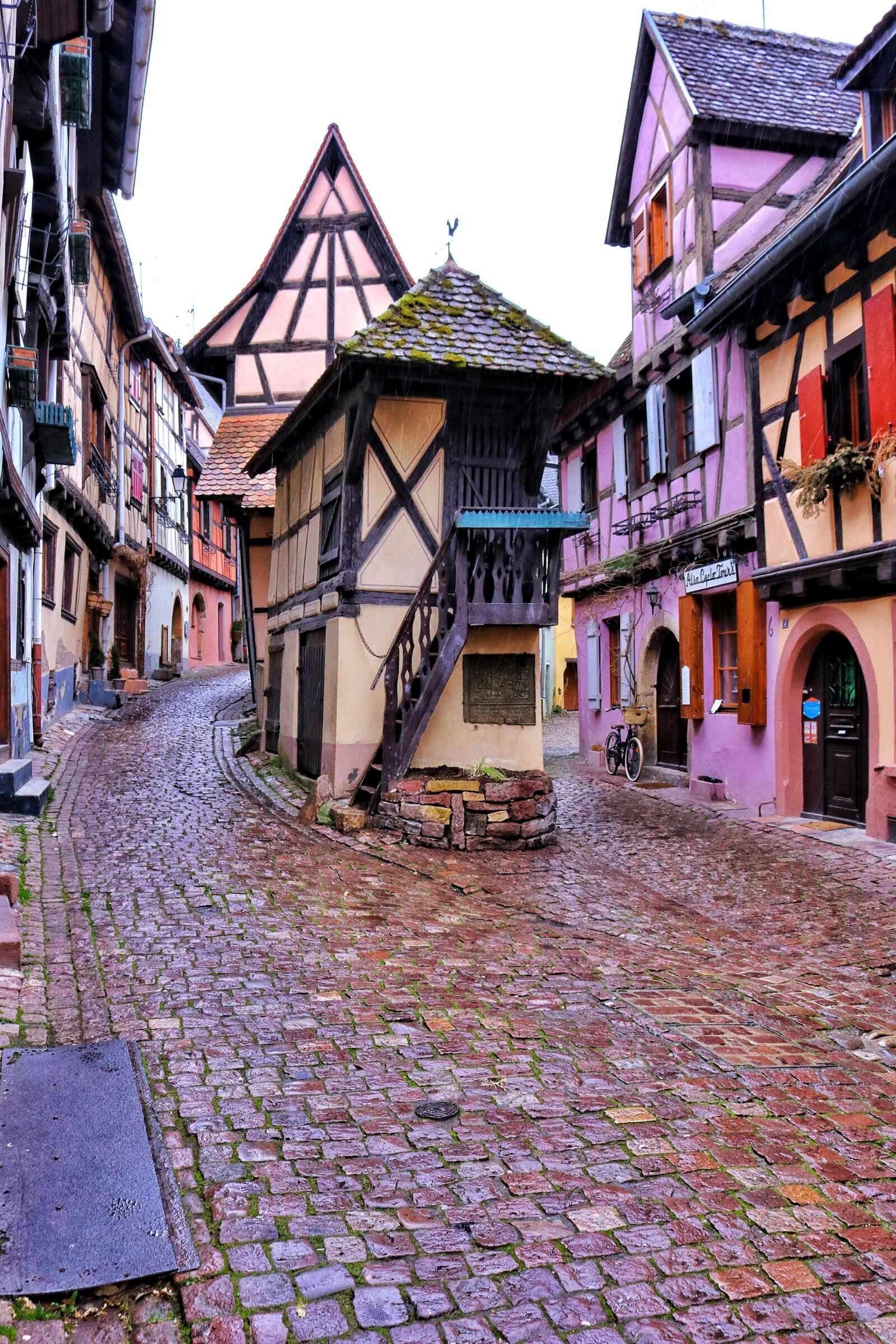 ¿Cuándo es la mejor época para visitar Colmar y dónde tomar las mejores fotos?