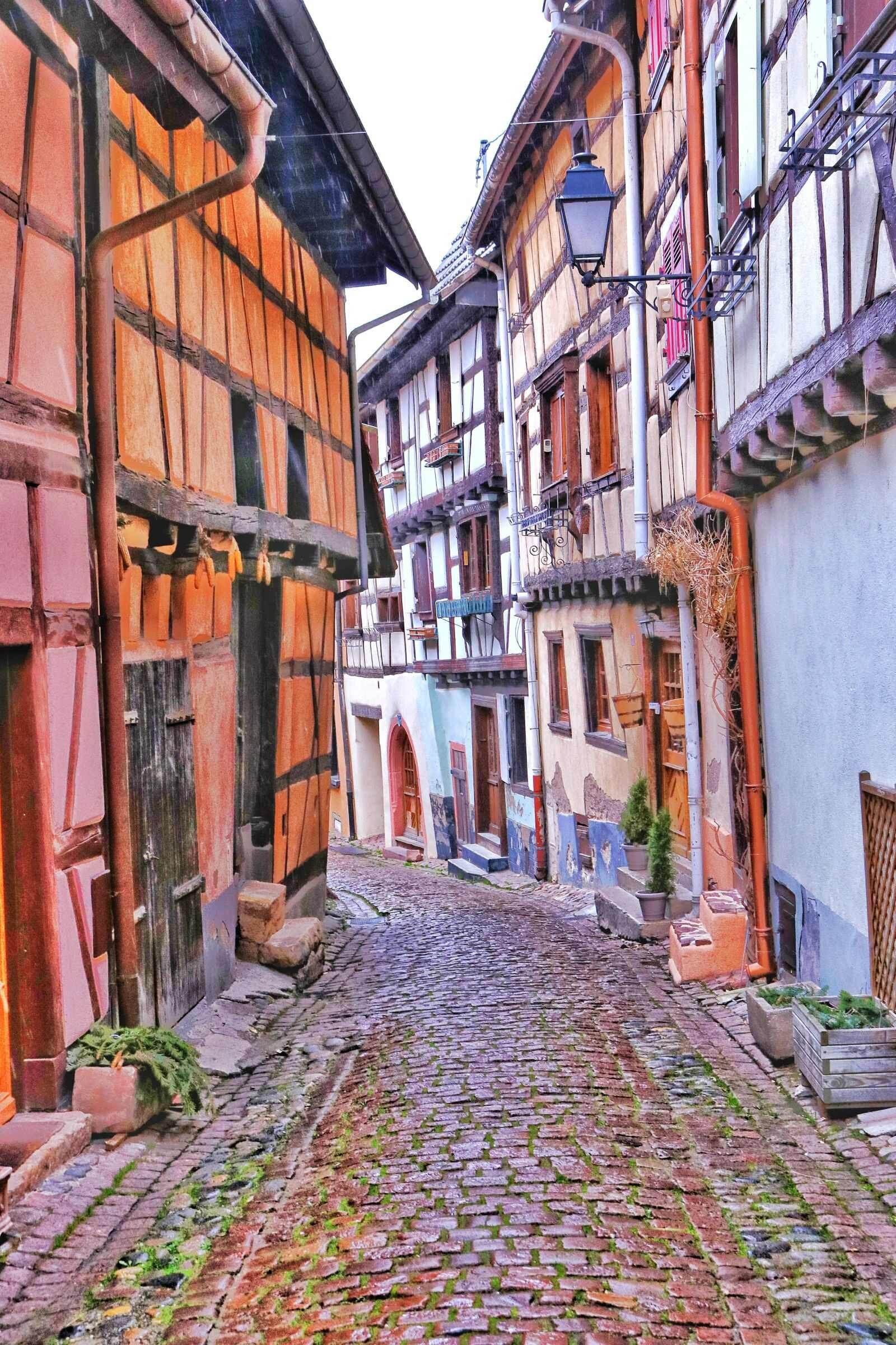 ¿Cuándo es la mejor época para visitar Colmar y dónde tomar las mejores fotos?