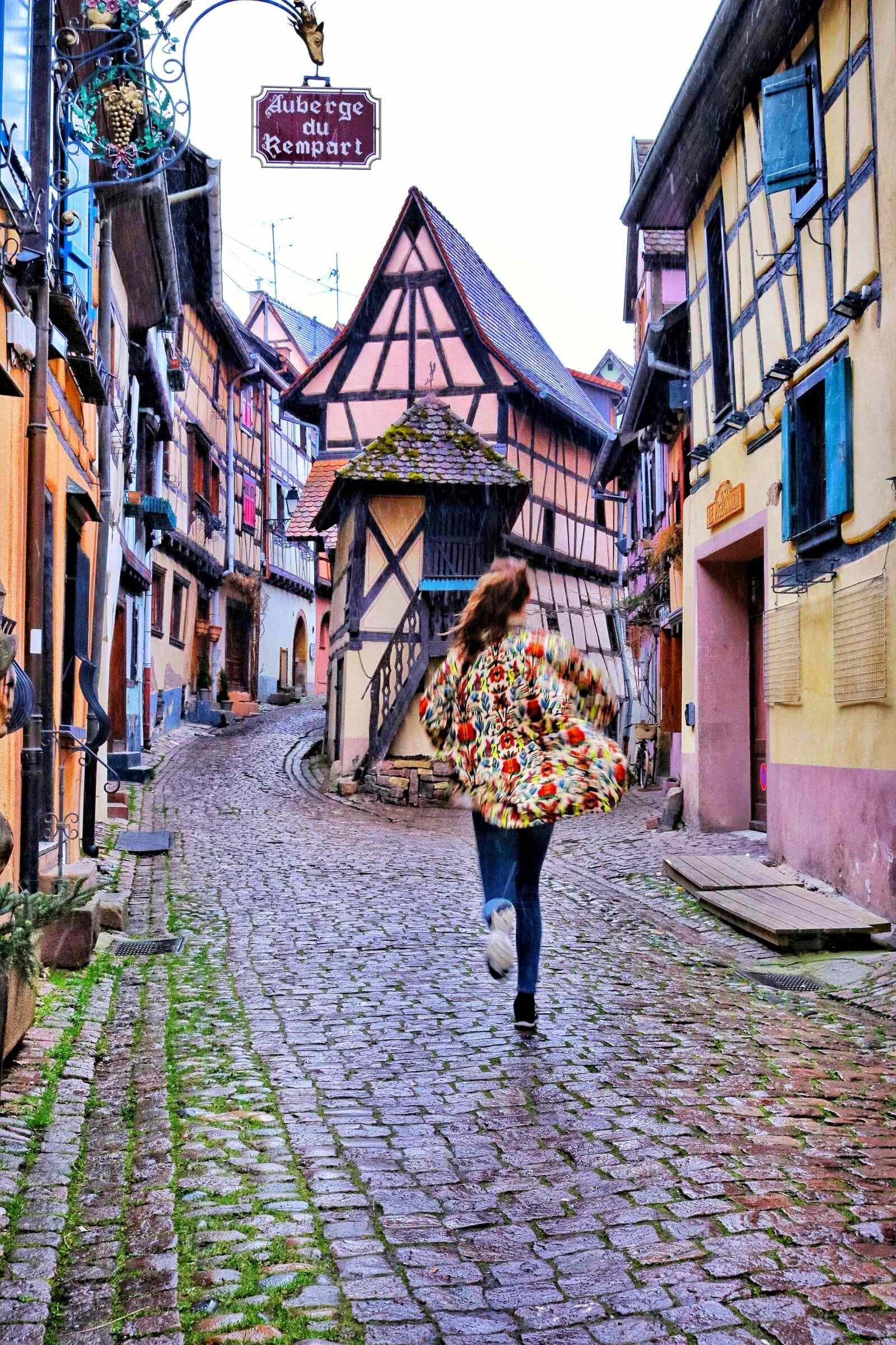 ¿Cuándo es la mejor época para visitar Colmar y dónde tomar las mejores fotos?
