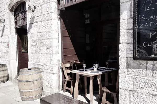 Taberna Kantinon Rovinj, Croacia: Autenticidad en su máxima expresión