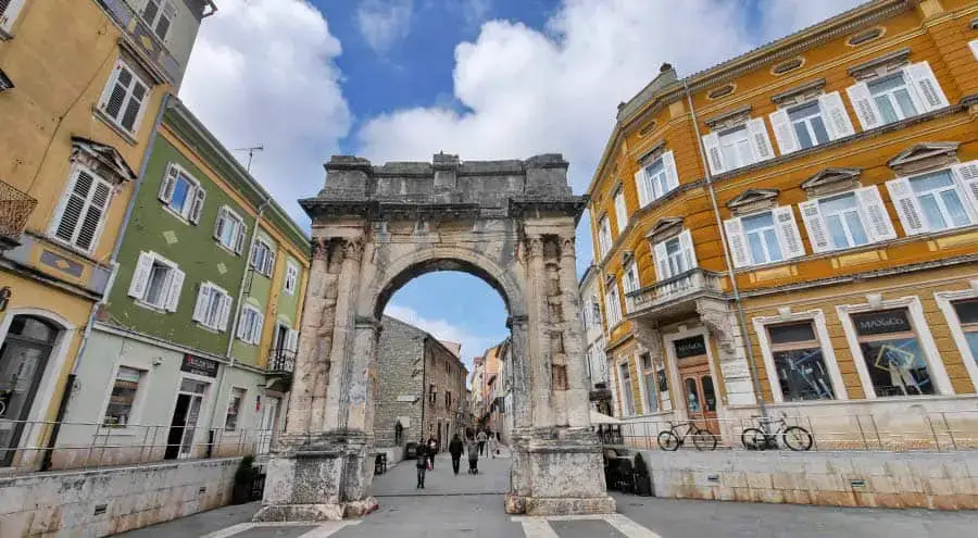 Guía de viaje de Pula Croacia: planifique sus vacaciones en Pula