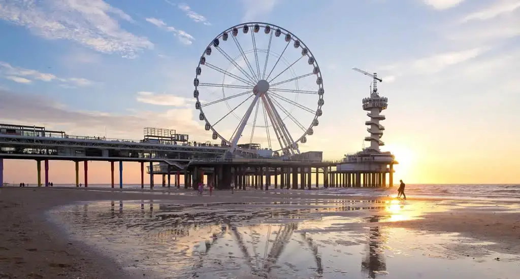 Visita la playa en La Haya: Scheveningen