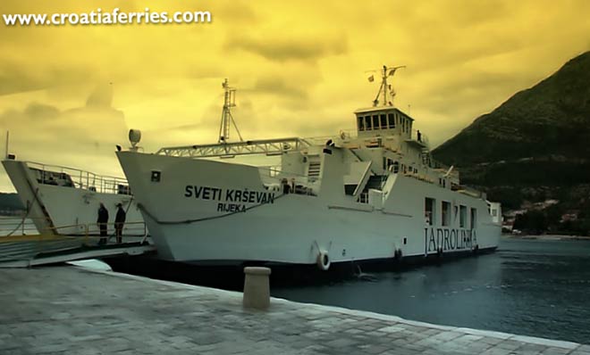 Vídeo: Embarque en coche en ferry desde Jadrolinija