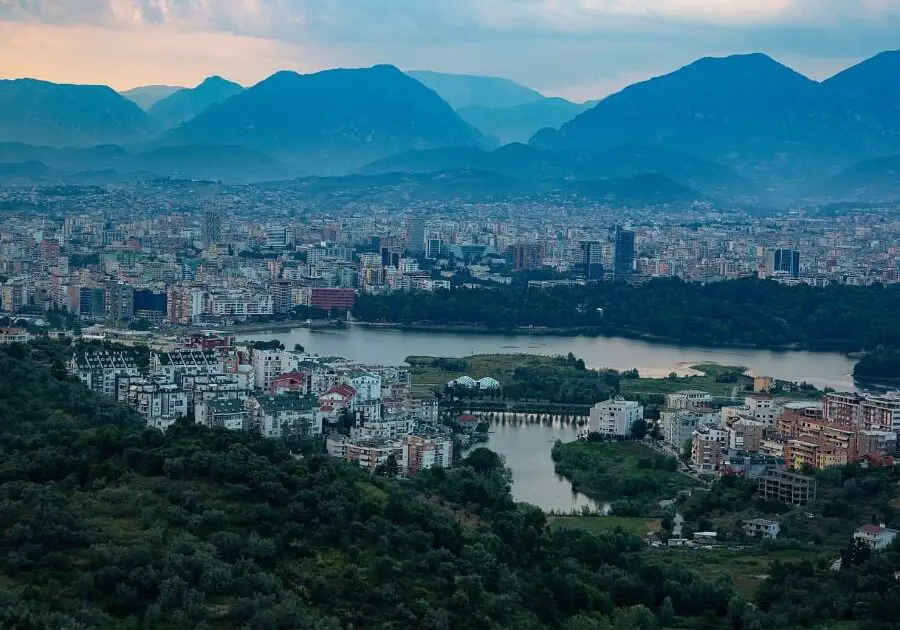 Dónde alojarse en Tirana en 2023 (mejores zonas y lugares) - Goats On ...