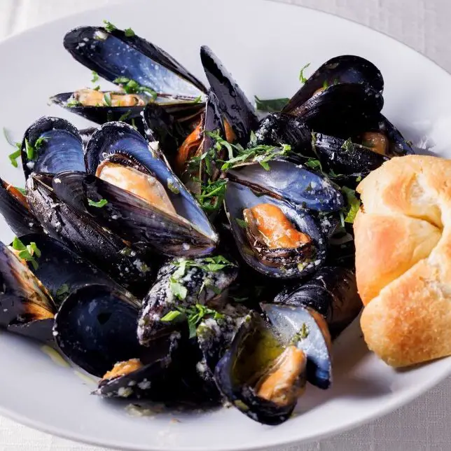 Mejillones a la busara |